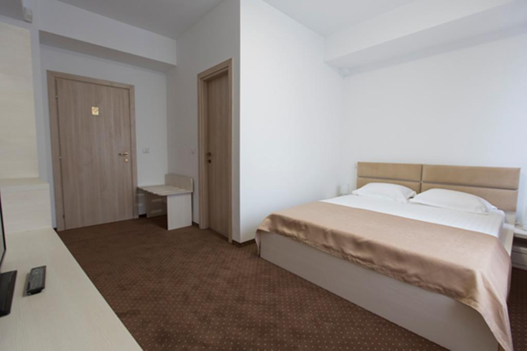 בוקרשט Hotel Thomas מראה חיצוני תמונה