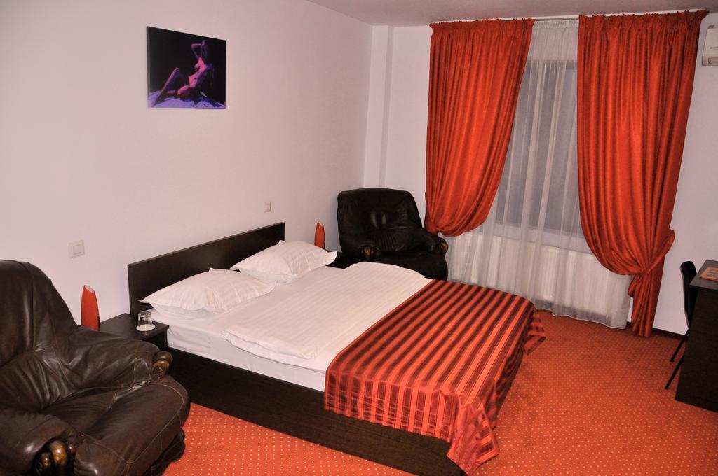בוקרשט Hotel Thomas מראה חיצוני תמונה